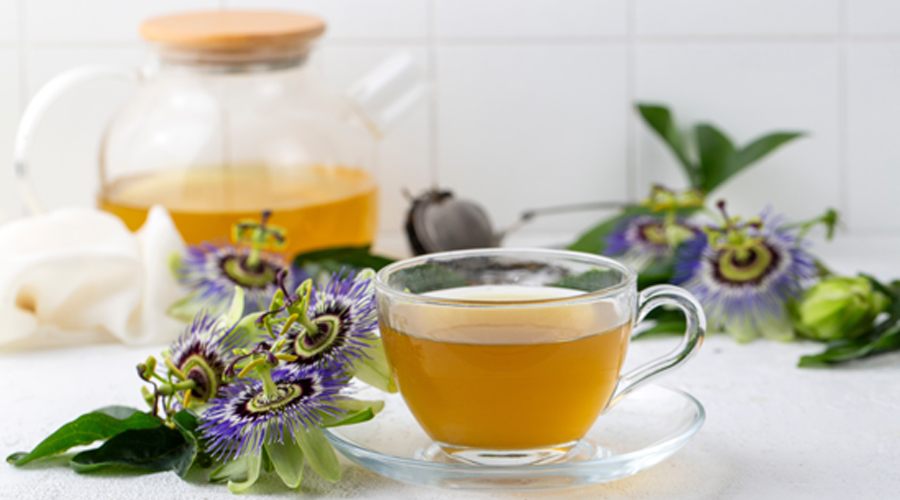 The Truth About Detox Teas and Cleanses: Separating Fact from Fiction